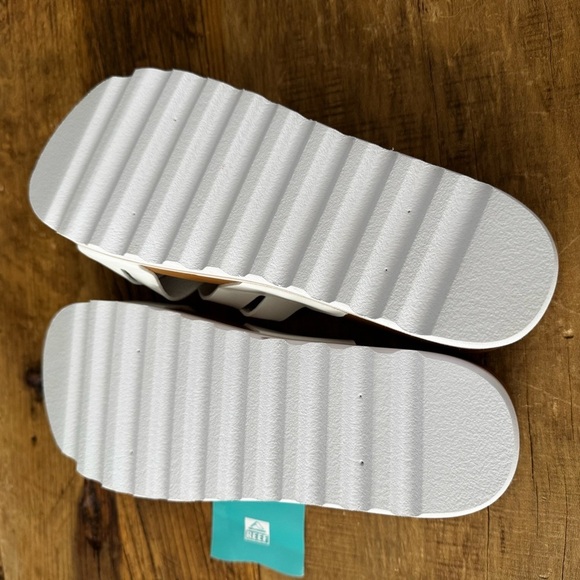 NEW Reef Cushion Hi Bloom Slides ~White ~ 9 - Picture 11 of 12